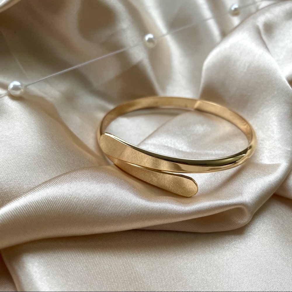 💕LAST ONE Minimalist Metal Cuff bracelets - Picture 3 of 7